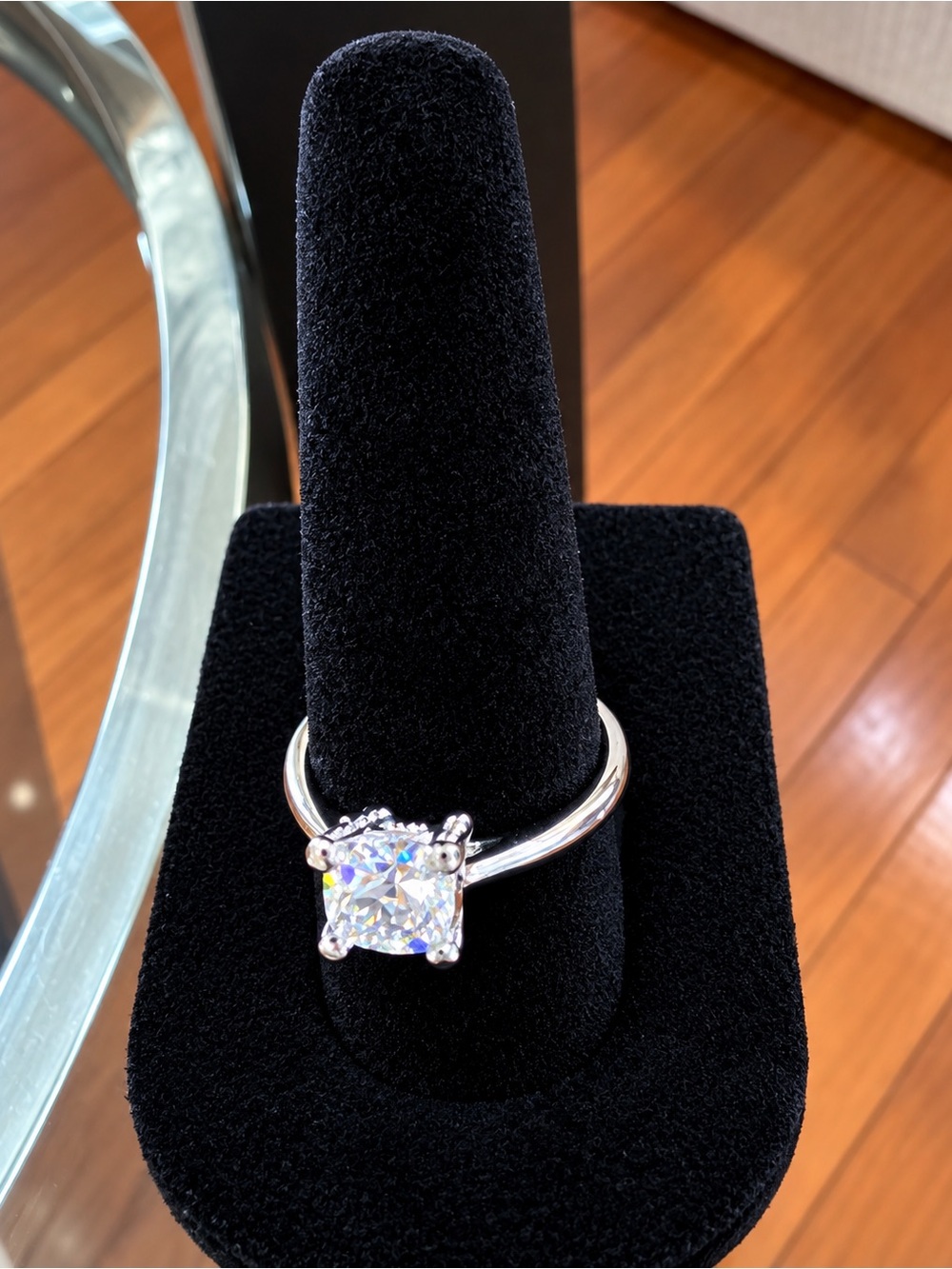 💎 1 CT Genuine Moissanite Princess-Cut Solitaire Ring – Size 8